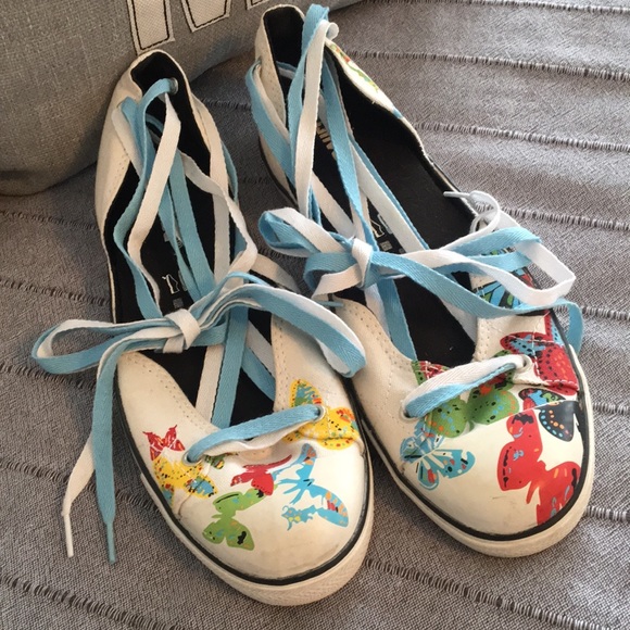 converse butterfly shoes